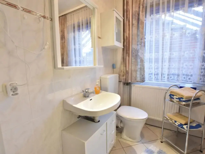 Apartment in Proseken With Garden