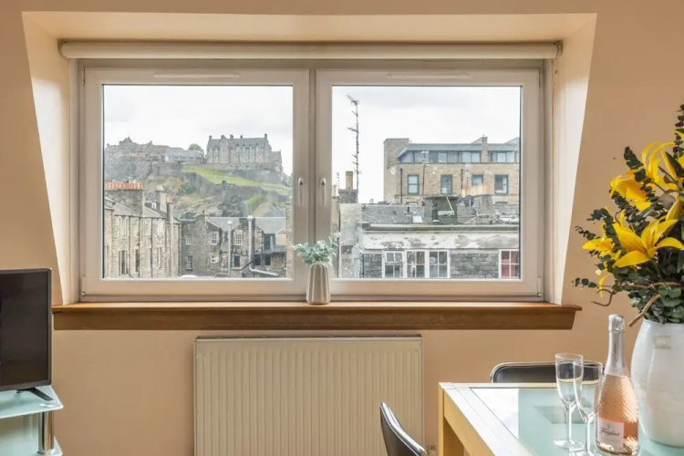 Amazing Castle View Apartment
