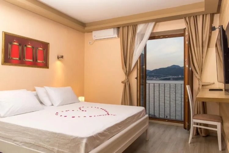 Apartment with sea view