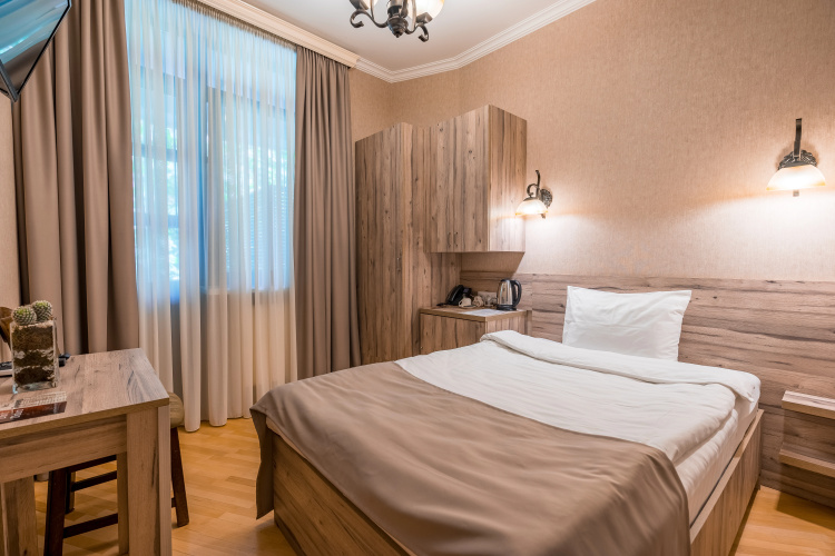 Imperial House Hotel