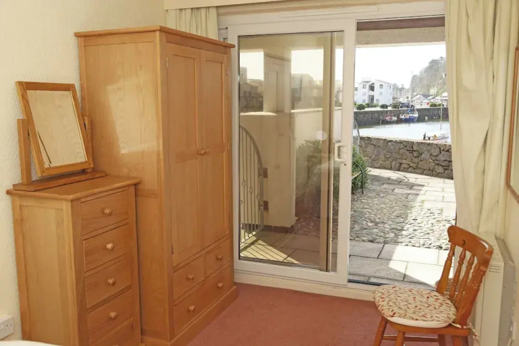 Glaslyn Harbour Views