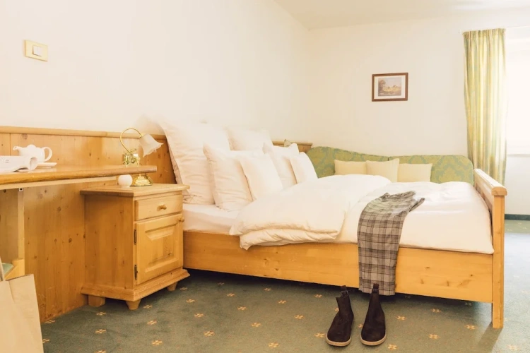 Standard Twin room with balcony