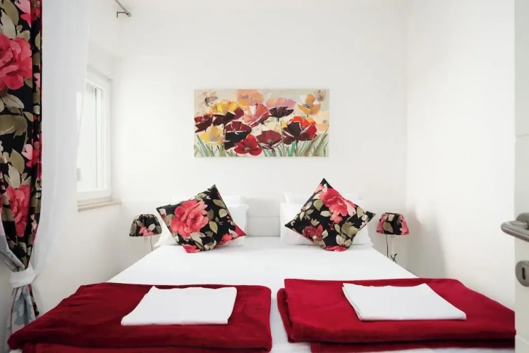 Family Apartment with garden view