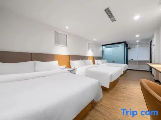 Economy Triple room