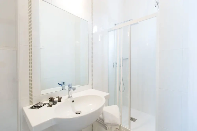 Standard Triple room with balcony
