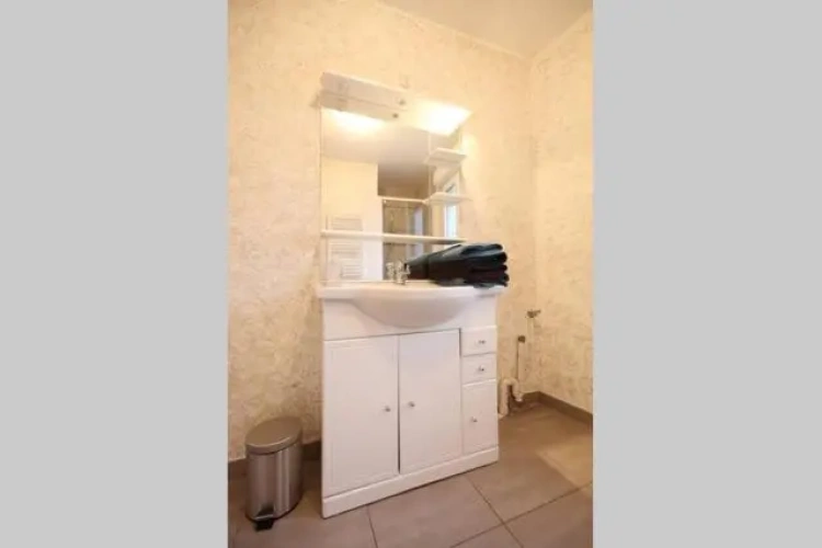 2 Bedrooms Cottage