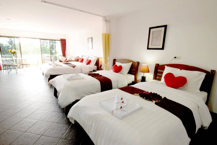 Dengs Kamala GuestHouse