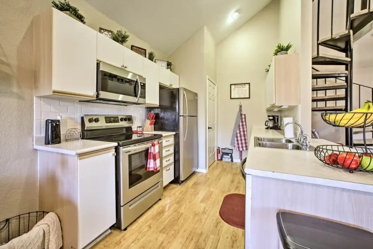 3 Bedrooms Apartment