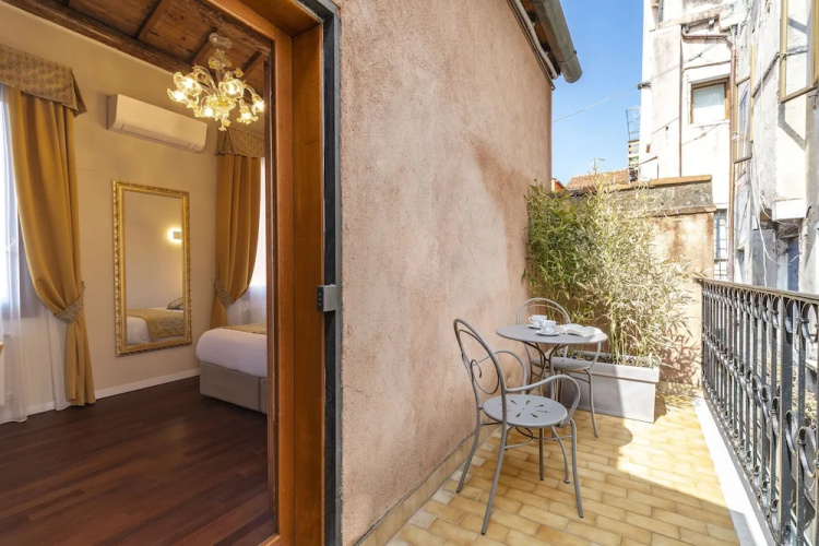 Residenza La Duchessa Deluxe Rooms