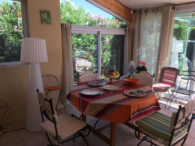 2 Bedrooms Villa