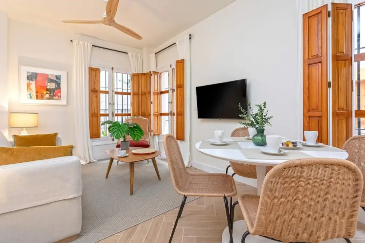 Genteel Home Santa Cruz