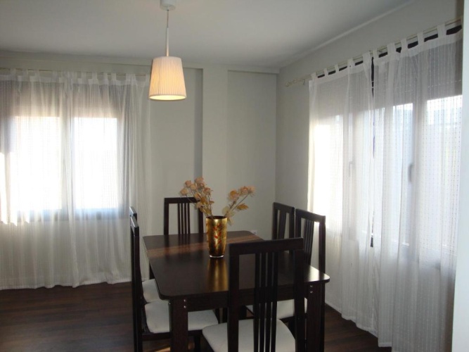 4 Bedrooms Cottage