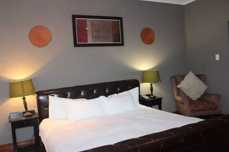 Flamboyant Guest Lodge