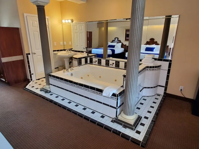 1 Bedroom Luxury Suite