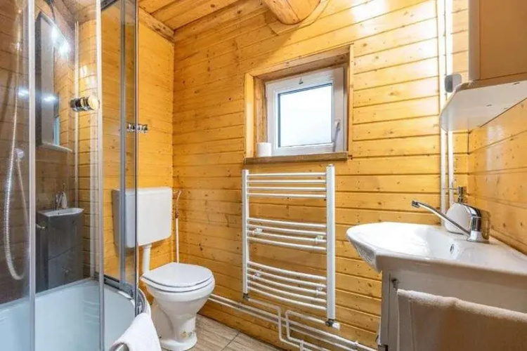 . Cabana CALINET (integral) casute tip camping