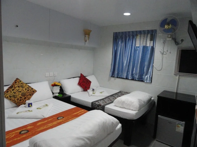 Standard Triple room