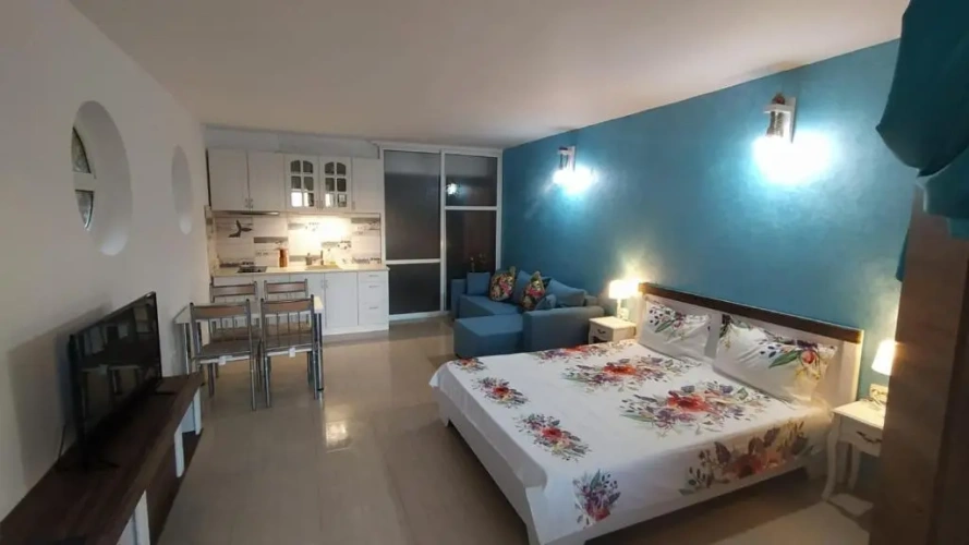 2 Bedrooms Apartment
