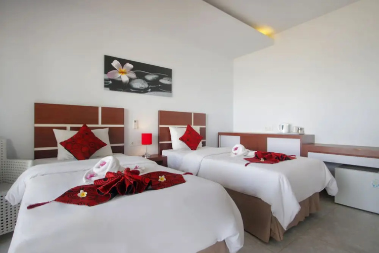 Valomia Beachfront