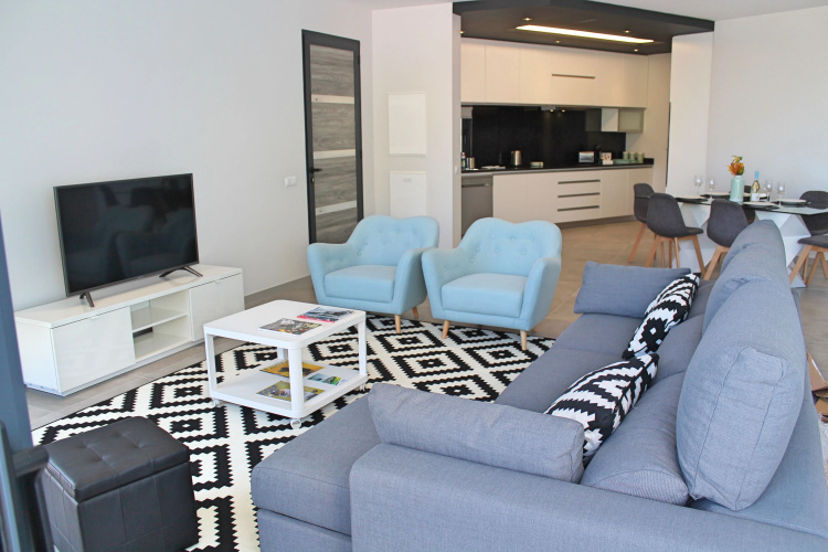 Beautiful modern villa, A/C, heated pool, sea-view | Calheta Charm