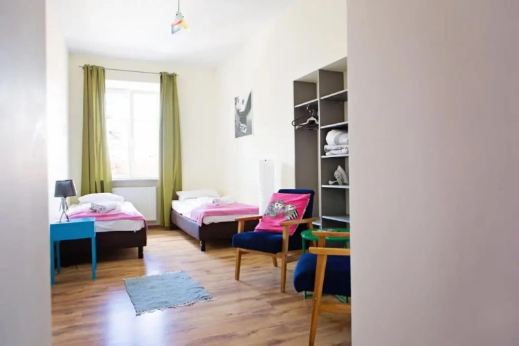 2 Bedrooms Apartment