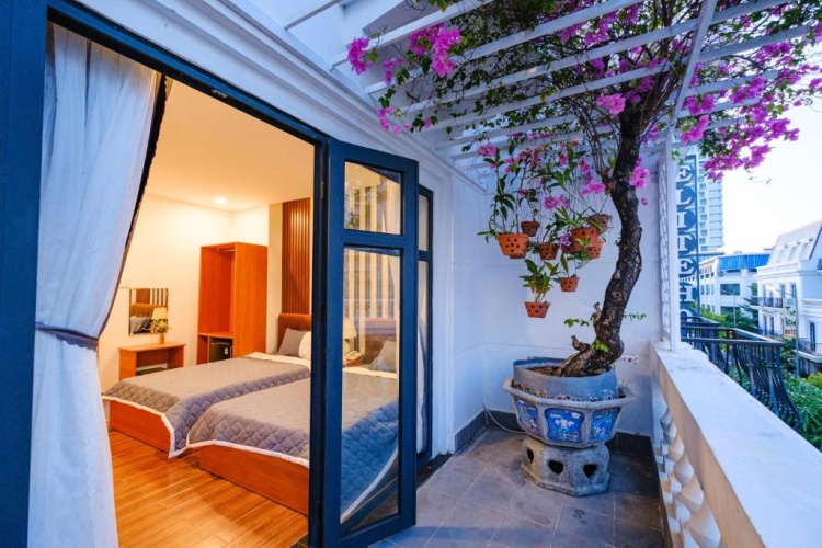Standard Twin room with balcony