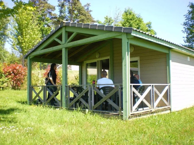 2 Bedrooms Bungalow