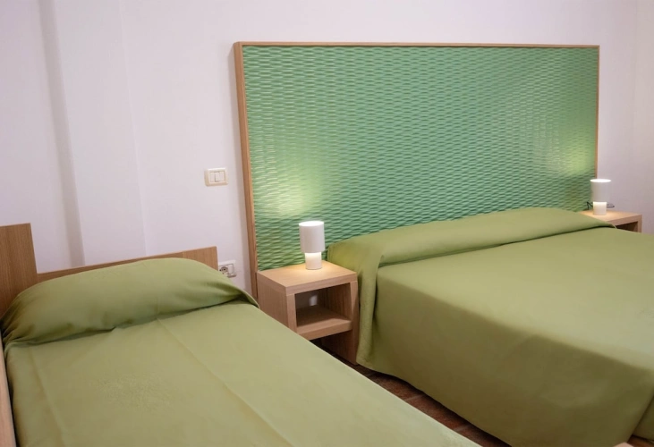 Comfort Triple Basement room