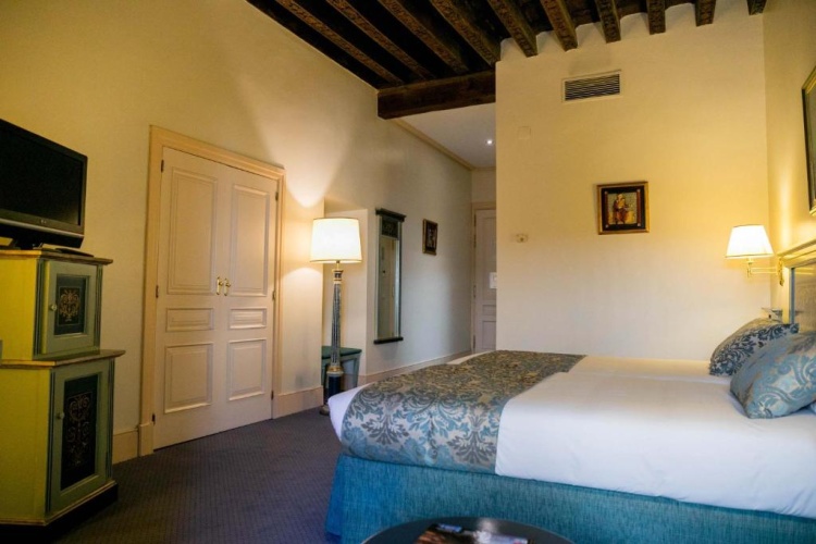 Superior Triple room