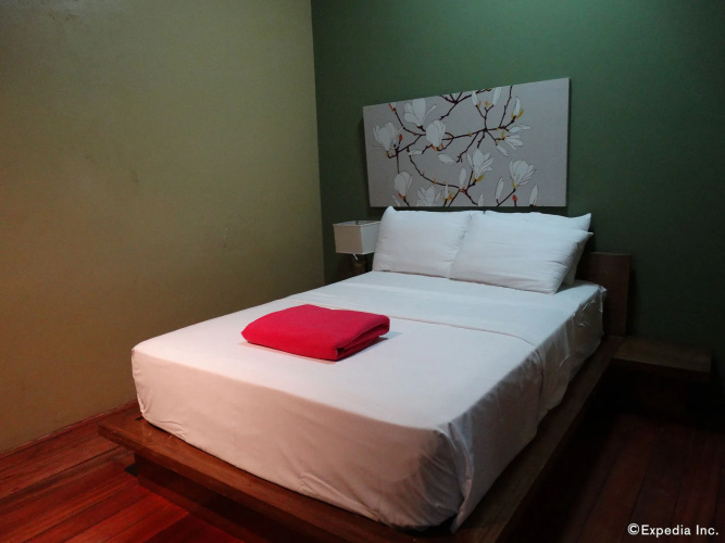 The Purple Tree Bed & Breakfast