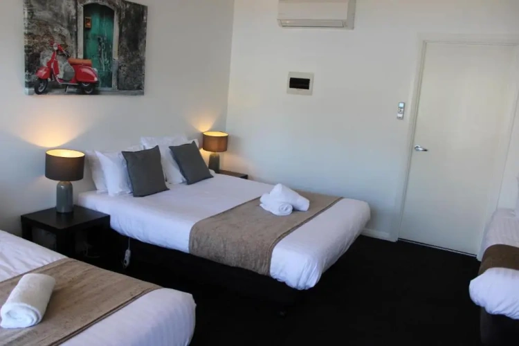 Standard Quadruple room