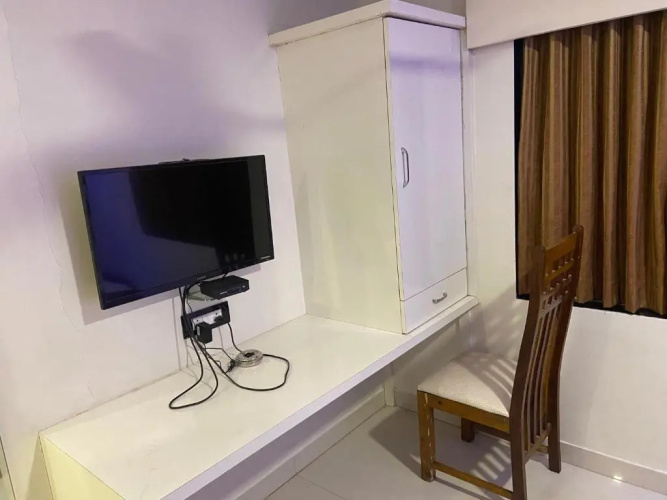 FabHotel Golden Star