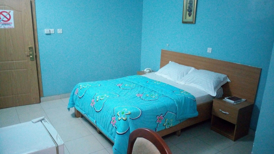 Mataan Hotel And Suites