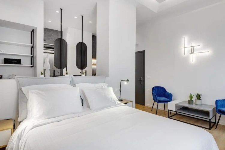 Deluxe Double room with city view