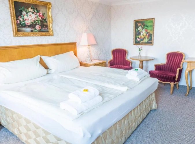 Standard Triple room