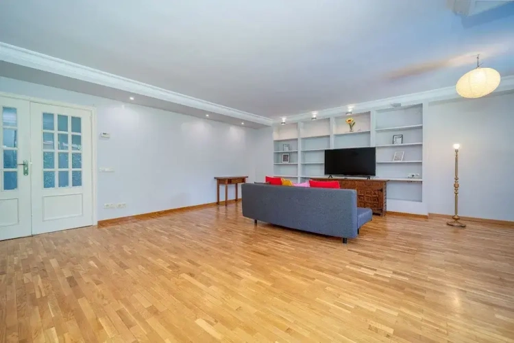 Standard Family room with garden view