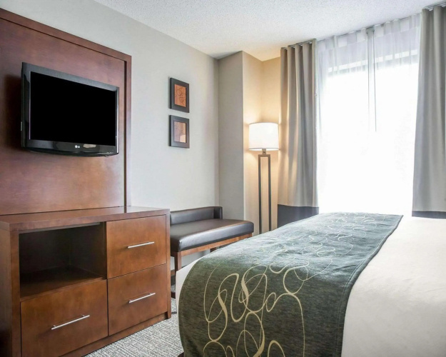 Comfort Suites West Warwick - Providence
