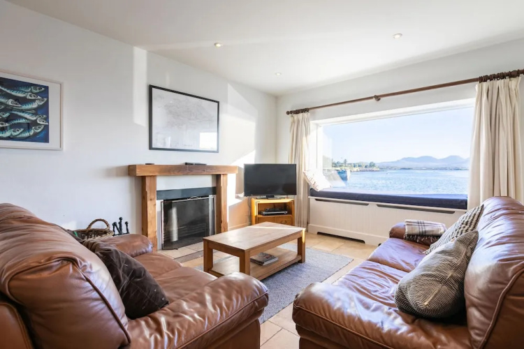 Roundstone Quay House