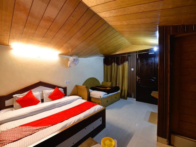 OYO 13186 Hotel Royal View