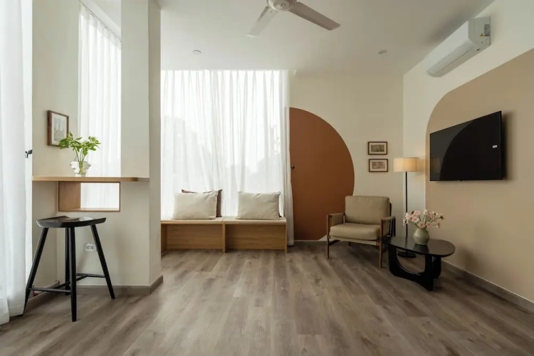 Executive Suite with city view