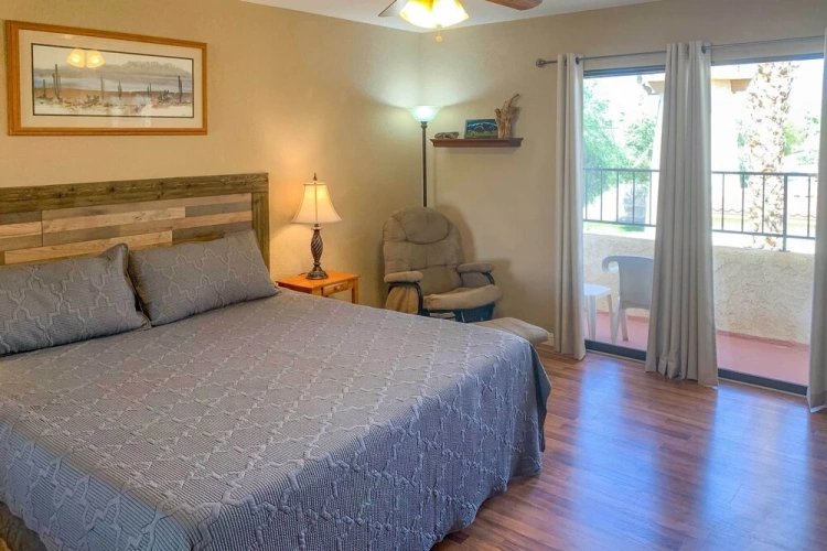 3 Bedrooms Apartment