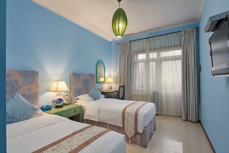 Standard Twin room with view