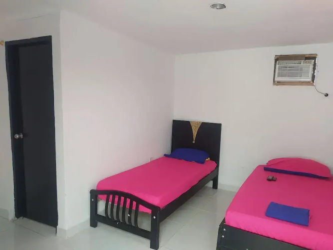 Hostal CQ Camarones