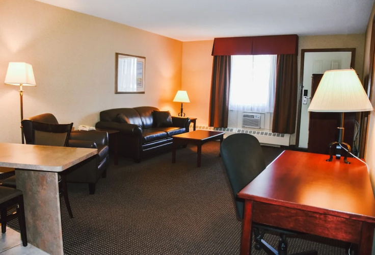 Stony Plain Inn And Suites