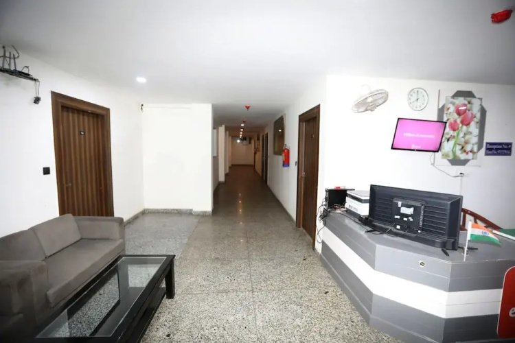 Hotel Noida Grand