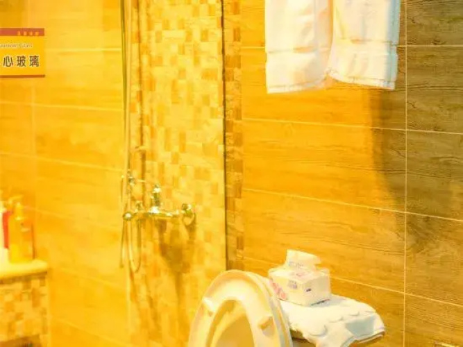 Shuhe Yanchao Hostel