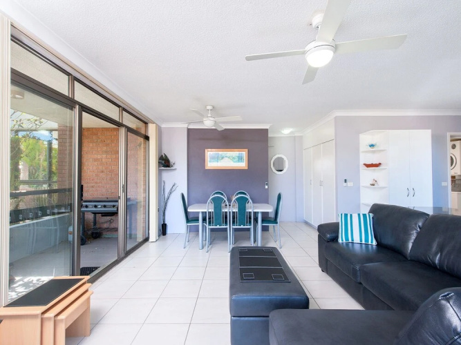 Commodore, Unit 1/9 Donald Street