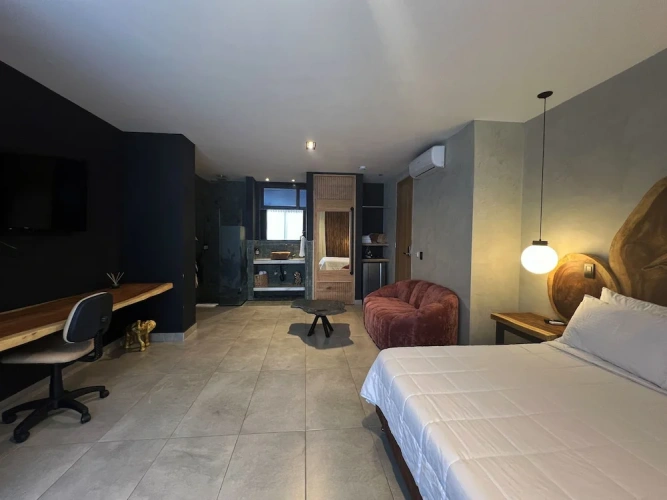 Deluxe Suite