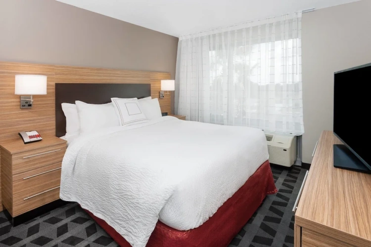 1 Bedroom Suite