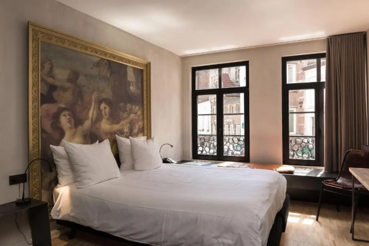 Superior Double room with city view