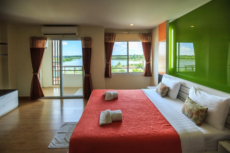Deluxe Twin room with balcony